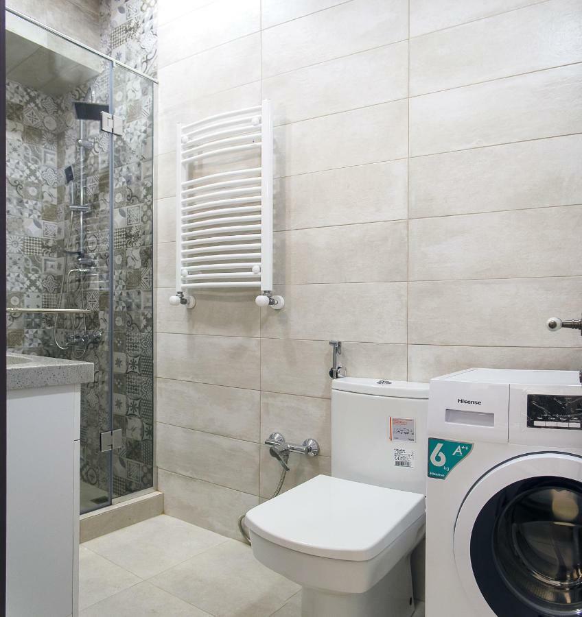 Home@97 On Aghmashenebeli Avenue טביליסי
